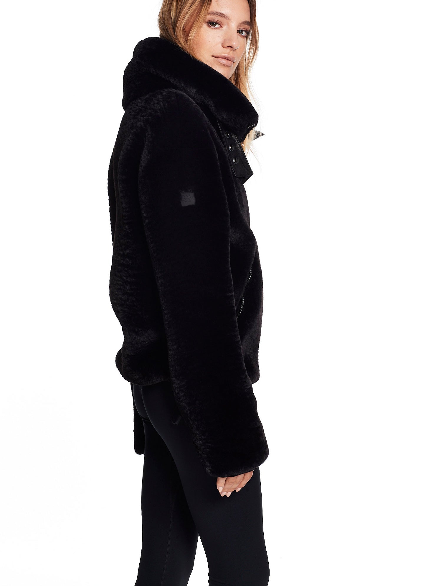 Sam. Black Faux Fur Denver Coat | Black | M